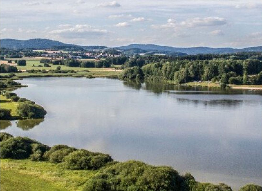 Schwarzachtal-Camping zwischen Bayern und Böhmen — Sítio para autocaravanas in Tiefenbach
