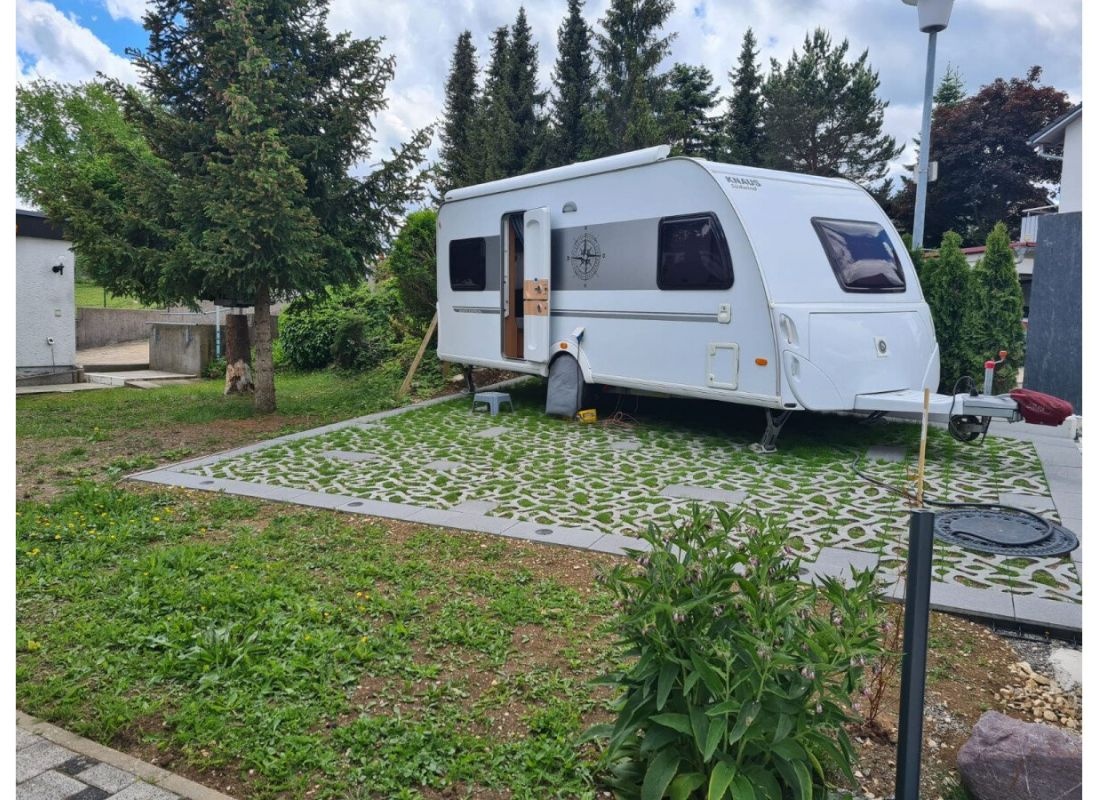 Perfekter Stellplatz für Baseball-Fans, Wanderlustige oder Naturliebhaber — Campervan Site in Gammertingen