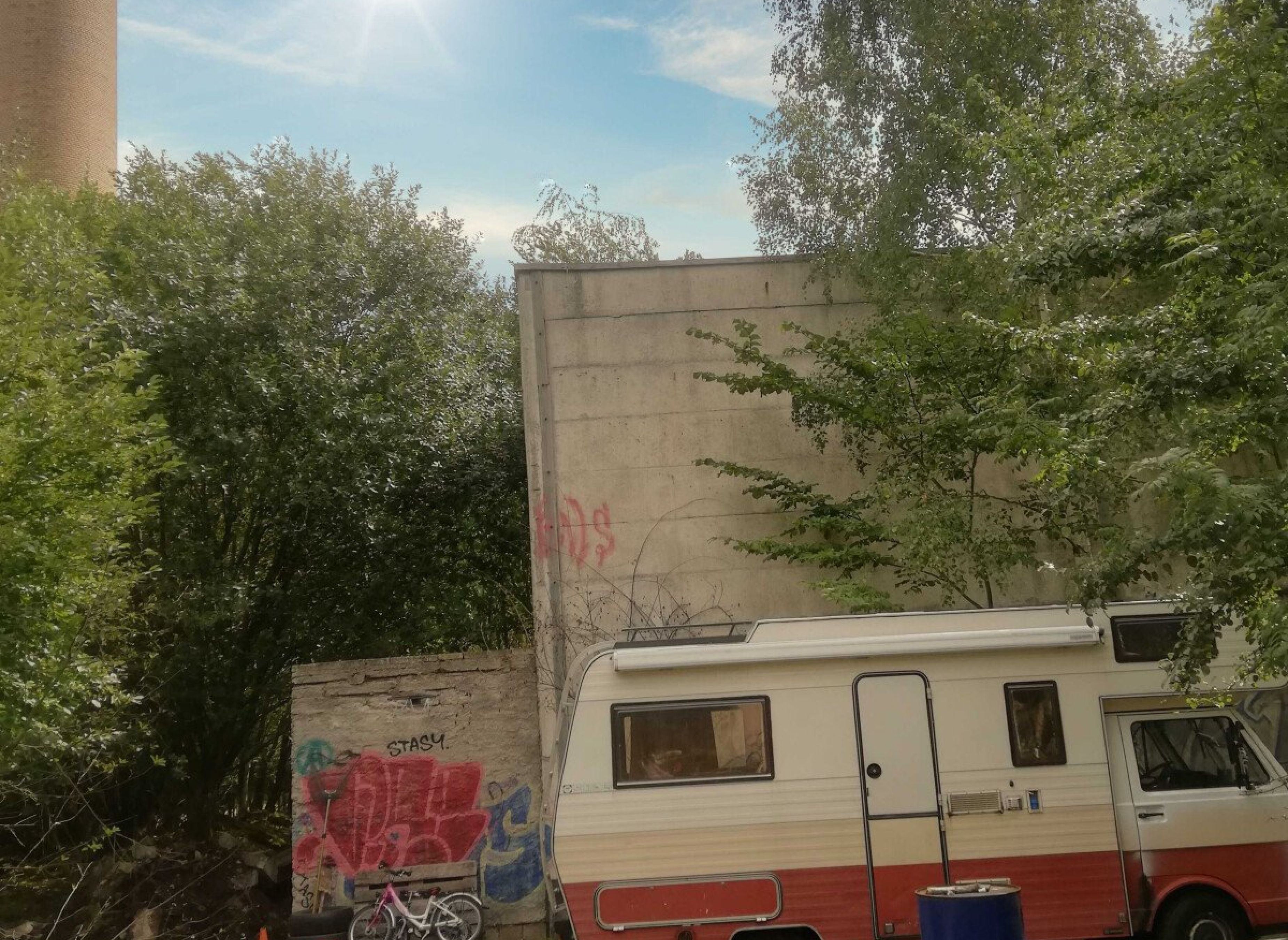 Industrieruine im Oderbruch — Camperplaats in Küstriner Vorland