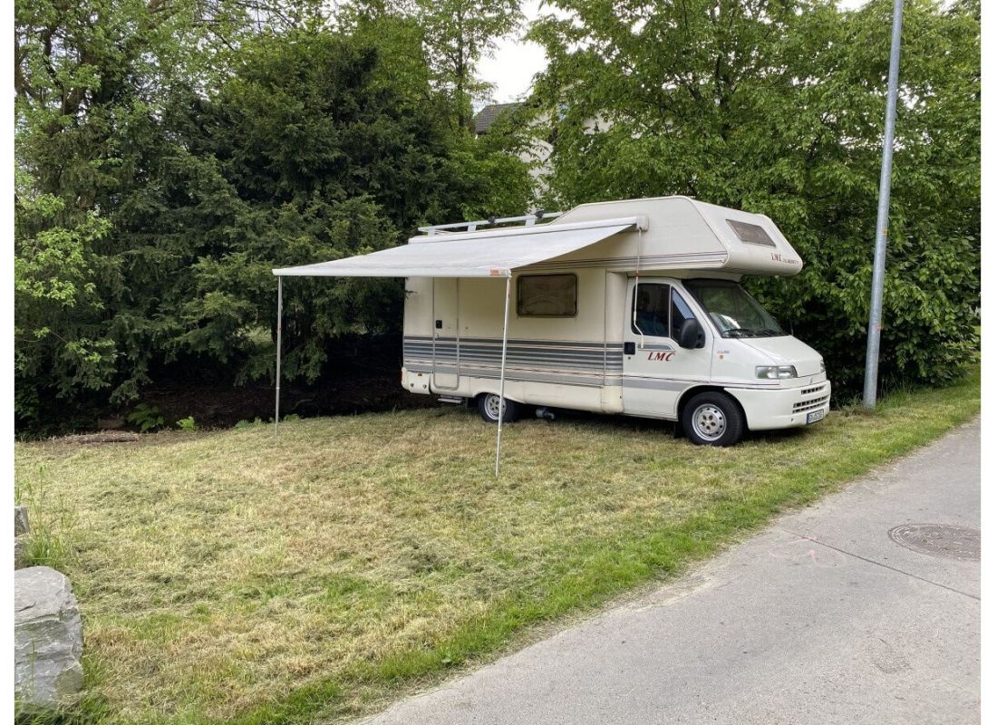 Stellplatz mit Dorffeeling — Aire camping car in Waldbröl 
