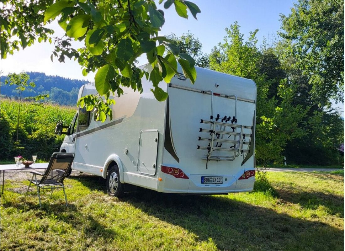 Kreisobstlehrgarten — Місце для кемперів in Neukirchen