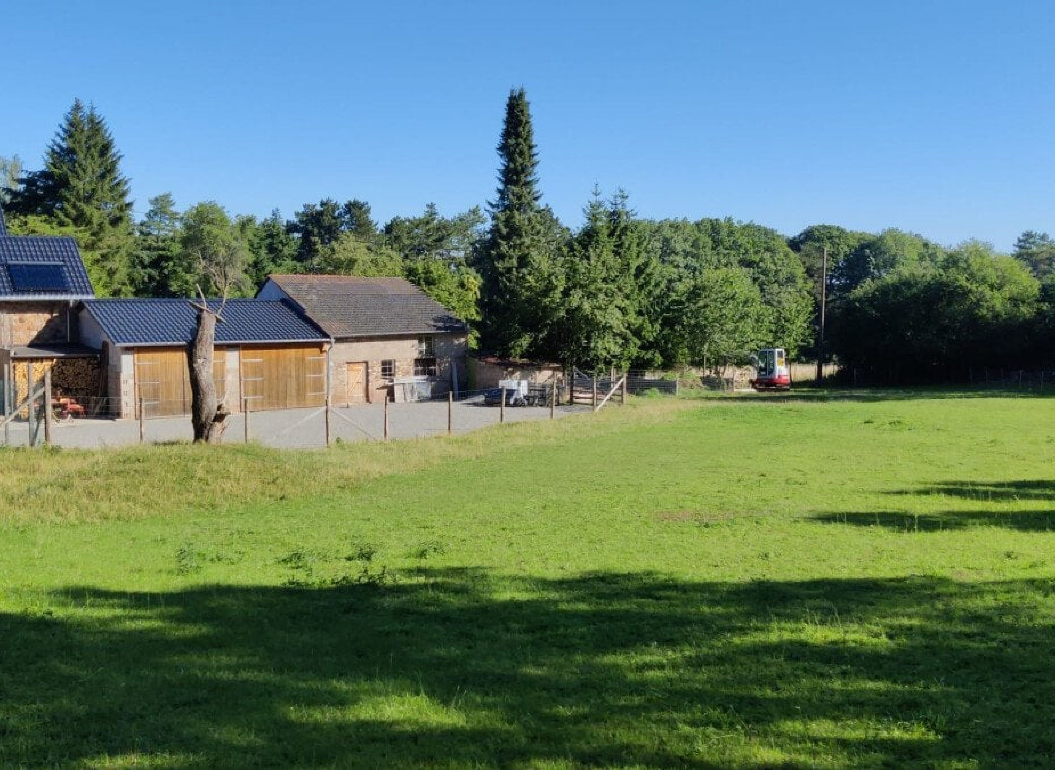 Alpaka-Stellplatz in der malerischen Eifel — Camperplaats in Mechernich