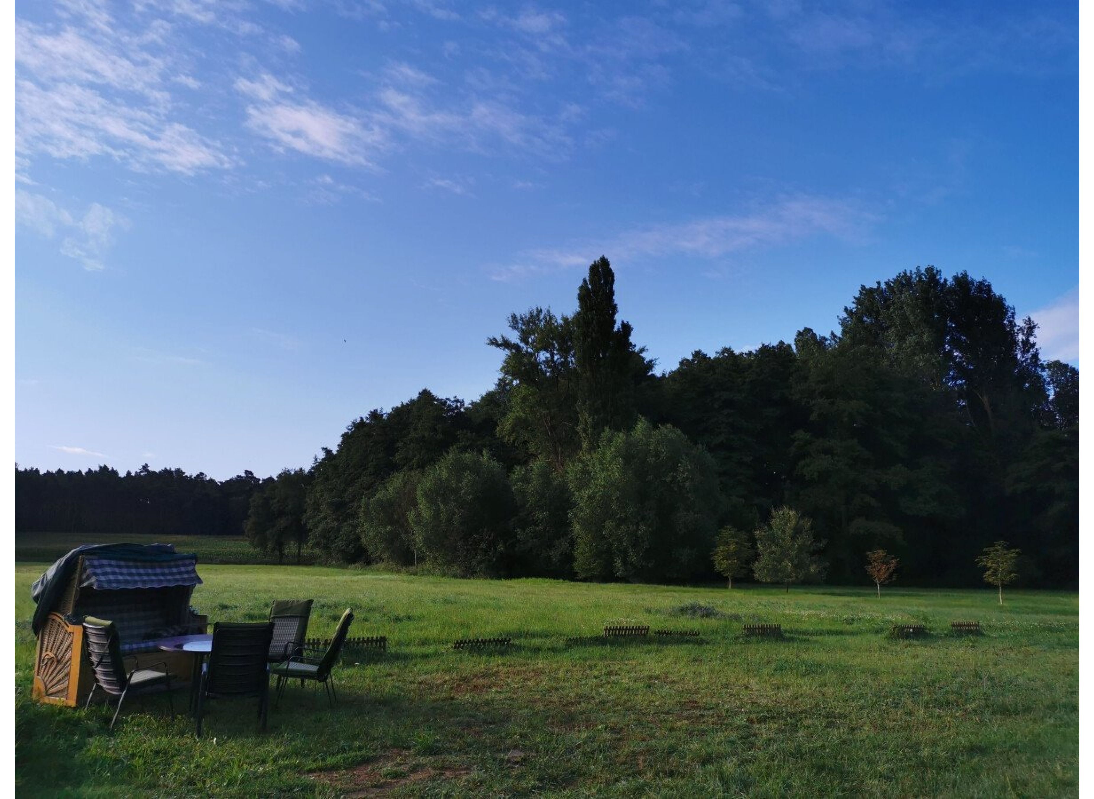 Stellplatz auf der Wiese von Konni - Island — Area di sosta in Petershagen