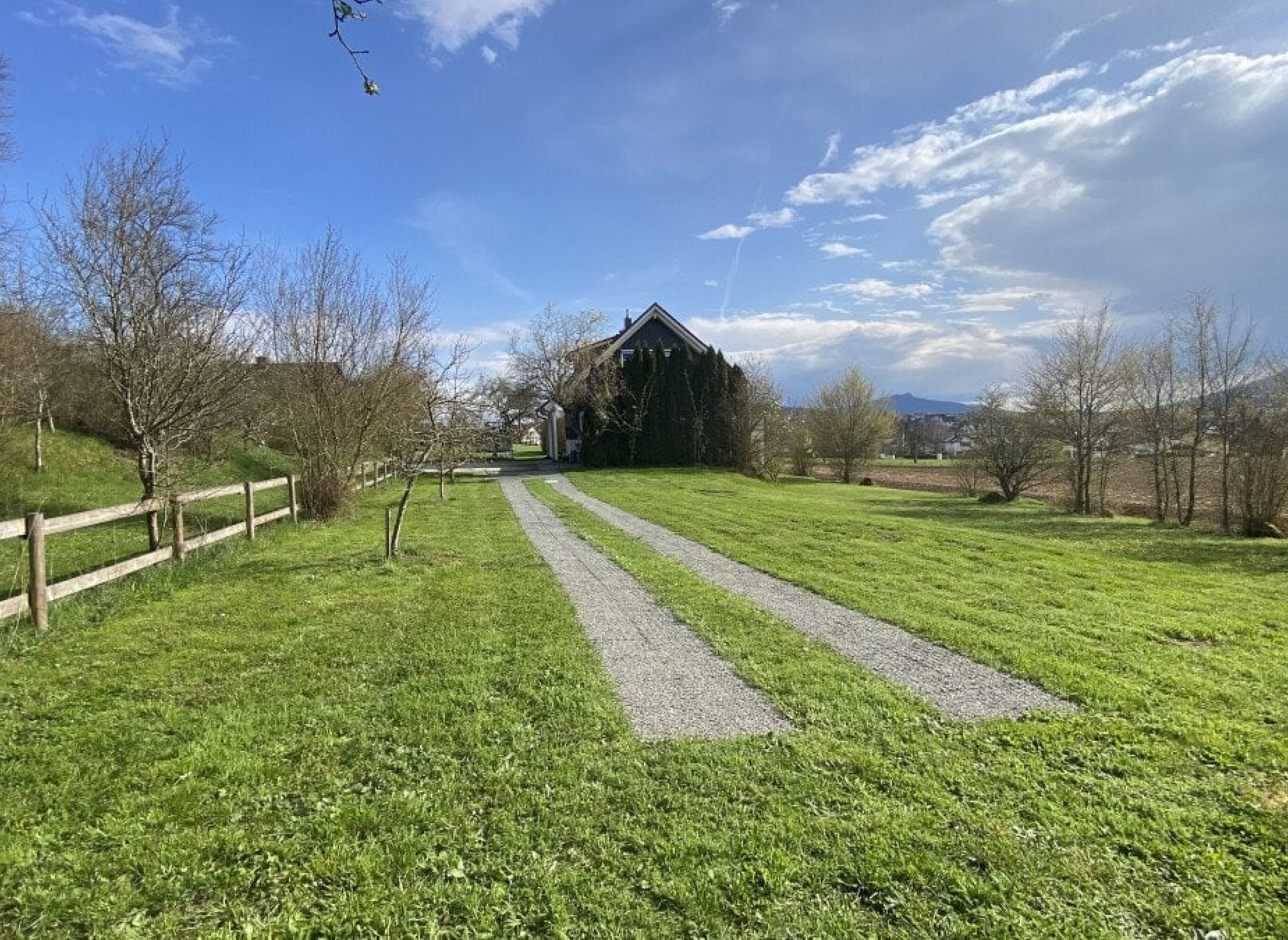 sonnenwiese bodensee/hegau in Alleinlage nur 20 min. — Camperplaats in Engen