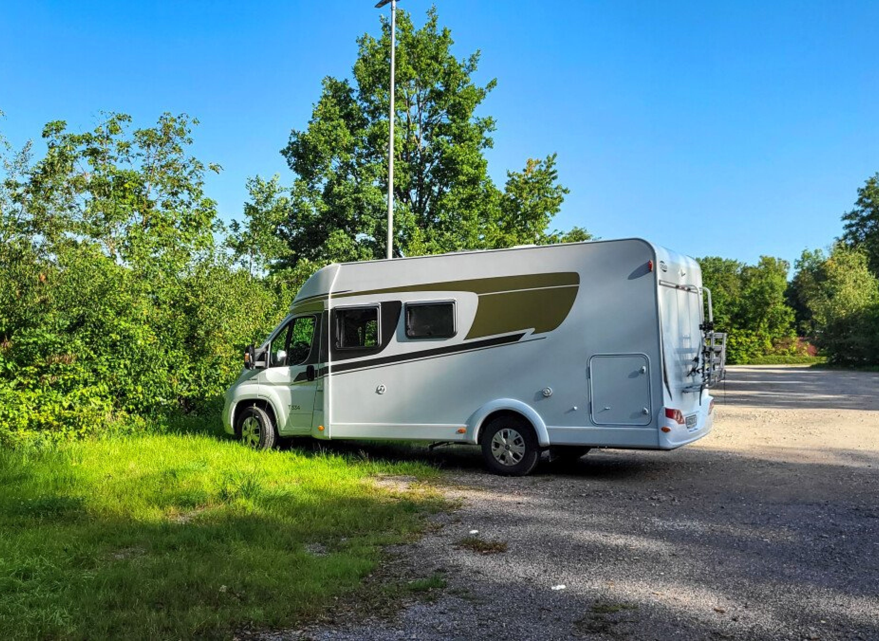 Am Perlbachstadion — Aire camping car in Neukirchen