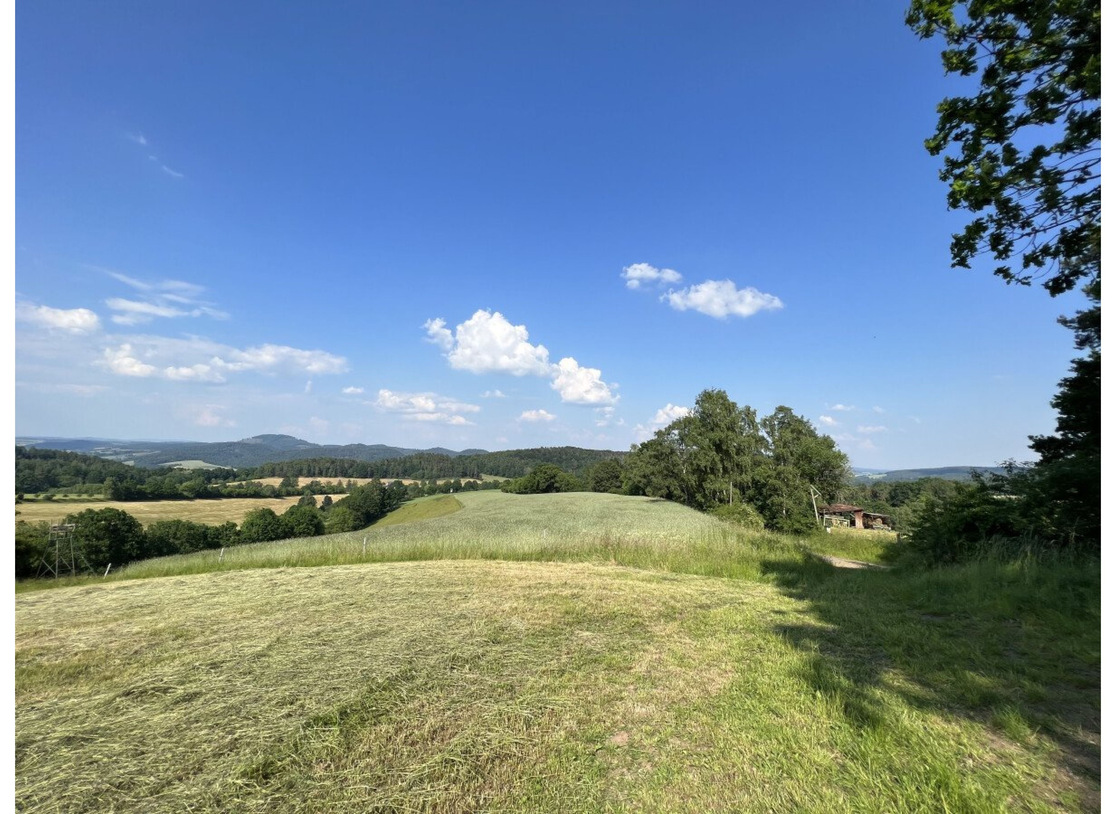 Wunderschöne Auszeit in der Natur mit Blick auf den Meisner und Alheimer — Camperplaats in Rotenburg an der Fulda