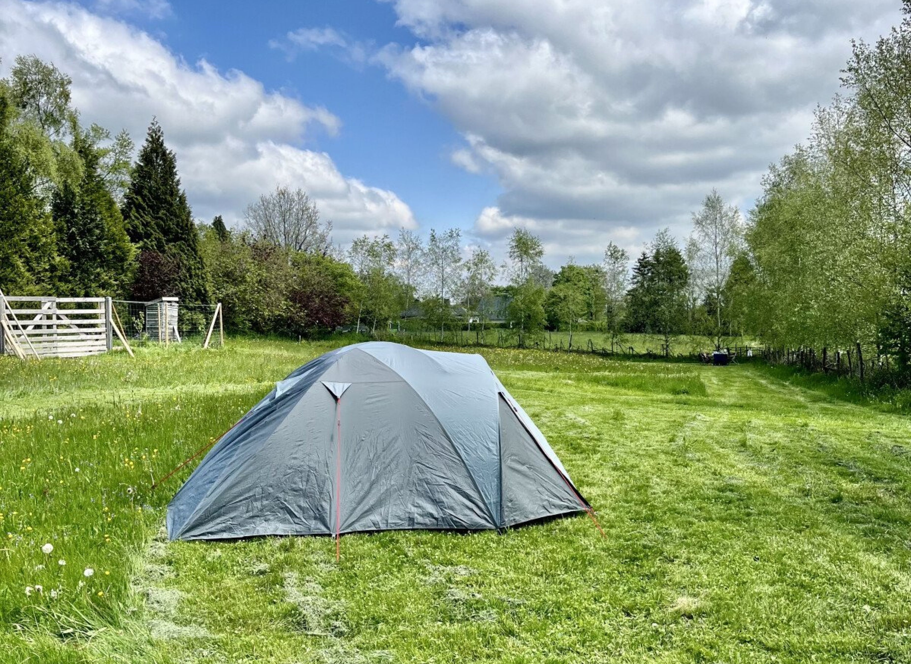 Aufwachen in der Eifel mit Weitblick — Campervan Site in Hellenthal