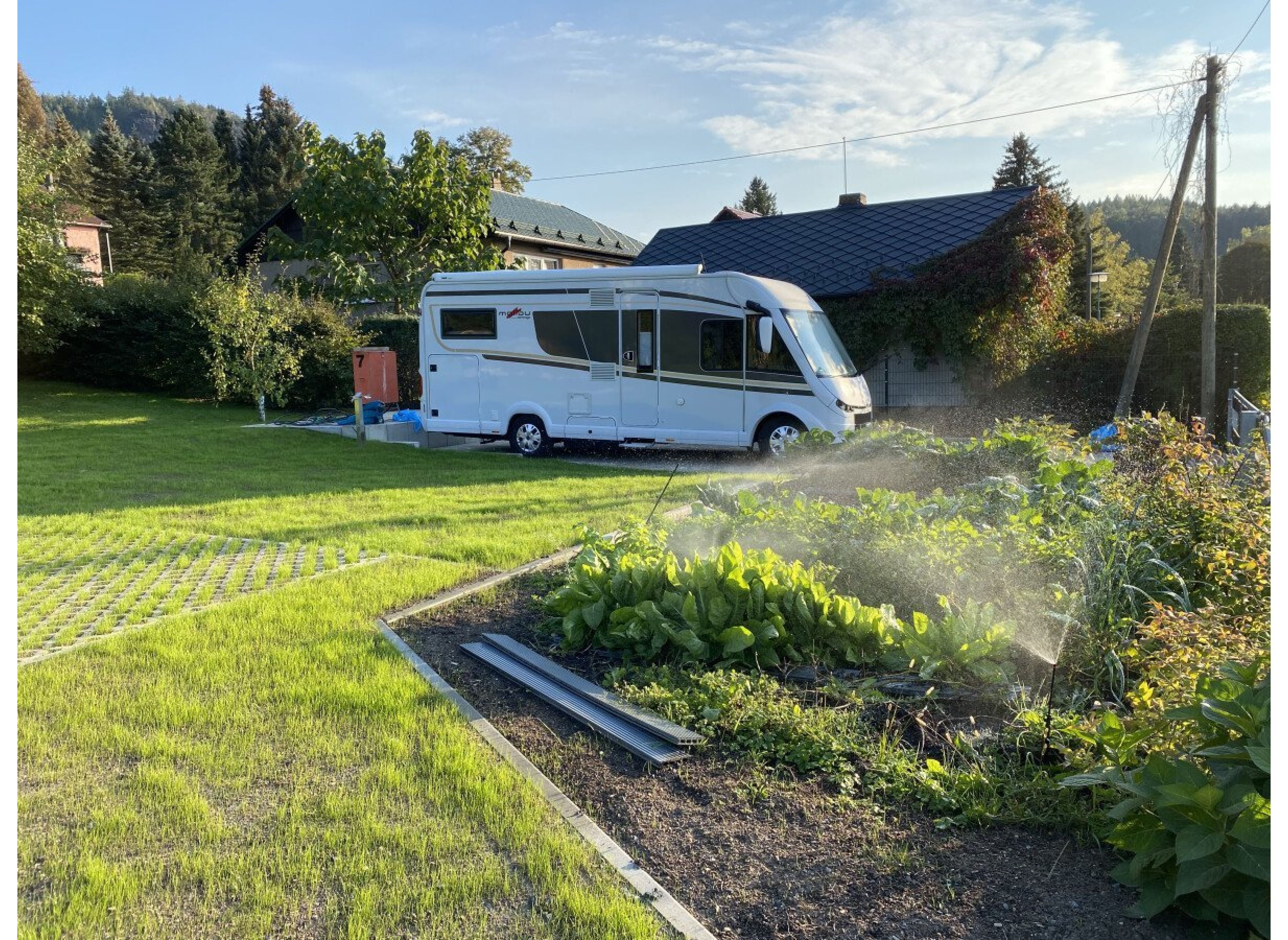 Wohnmobilstellplatz sächsische Schweiz mit Blick auf den Papststein — Bobilplass in Reinhardtsdorf-Schöna