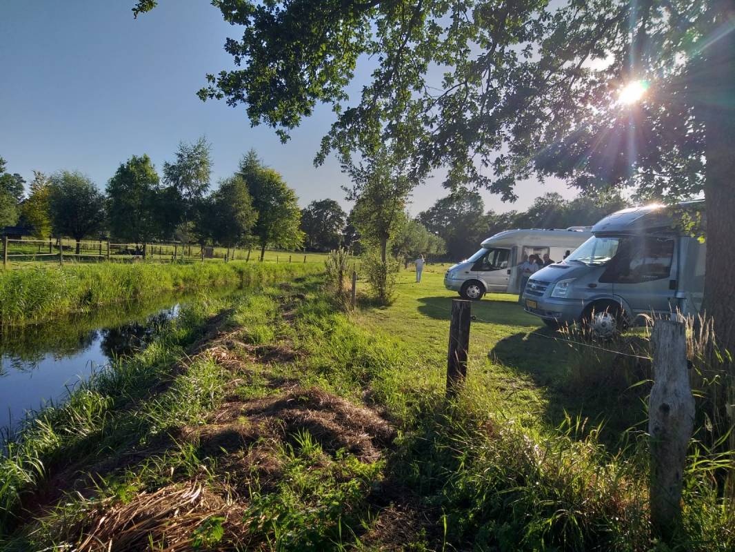 Camperplaats Eerder Achterbroek — Campingplatz in Den Ham