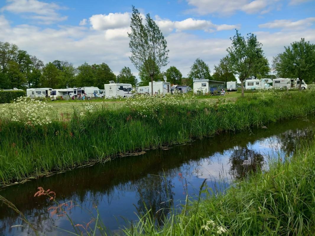 Camperplaats Eerder Achterbroek — Camping in Den Ham