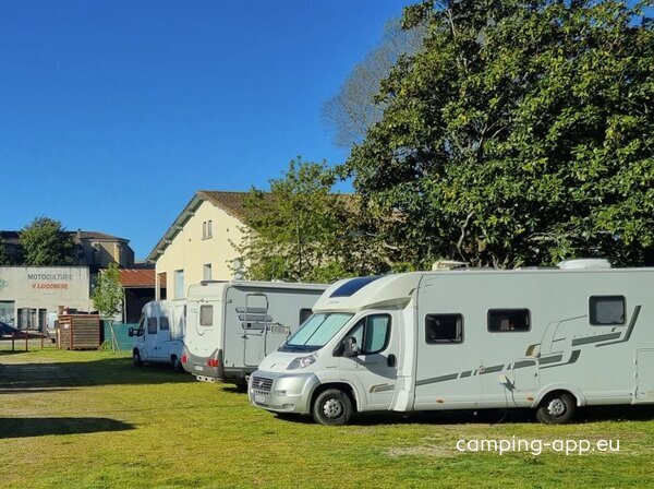 Stellplatz Miramont-de-Guyenne — Foto 3