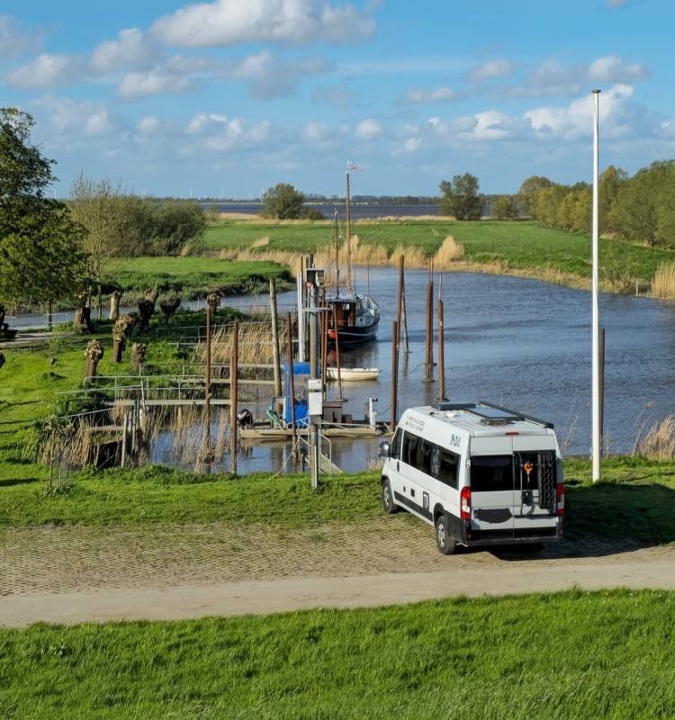 Hafen Barnkrug — Campervan Site in Drochtersen