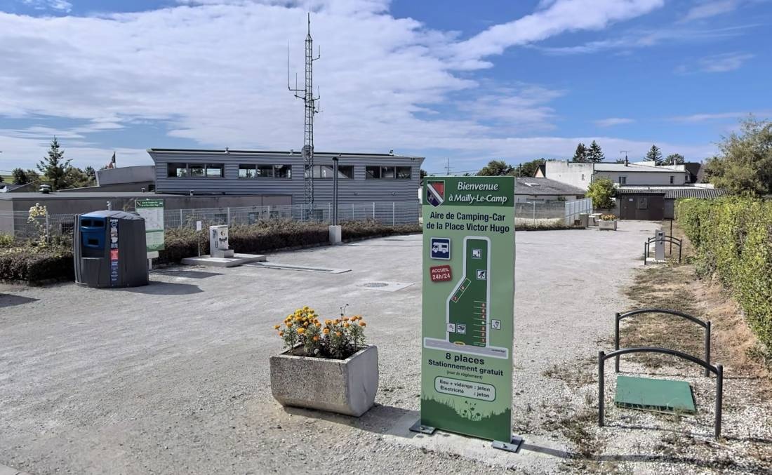 Stellplatz Mailly-le-Camp — 露营车营地 in Mailly-le-Camp
