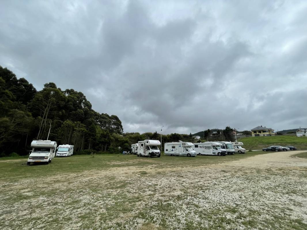 Área de Autocaravanas San Román — Aire camping car in O Vicedo