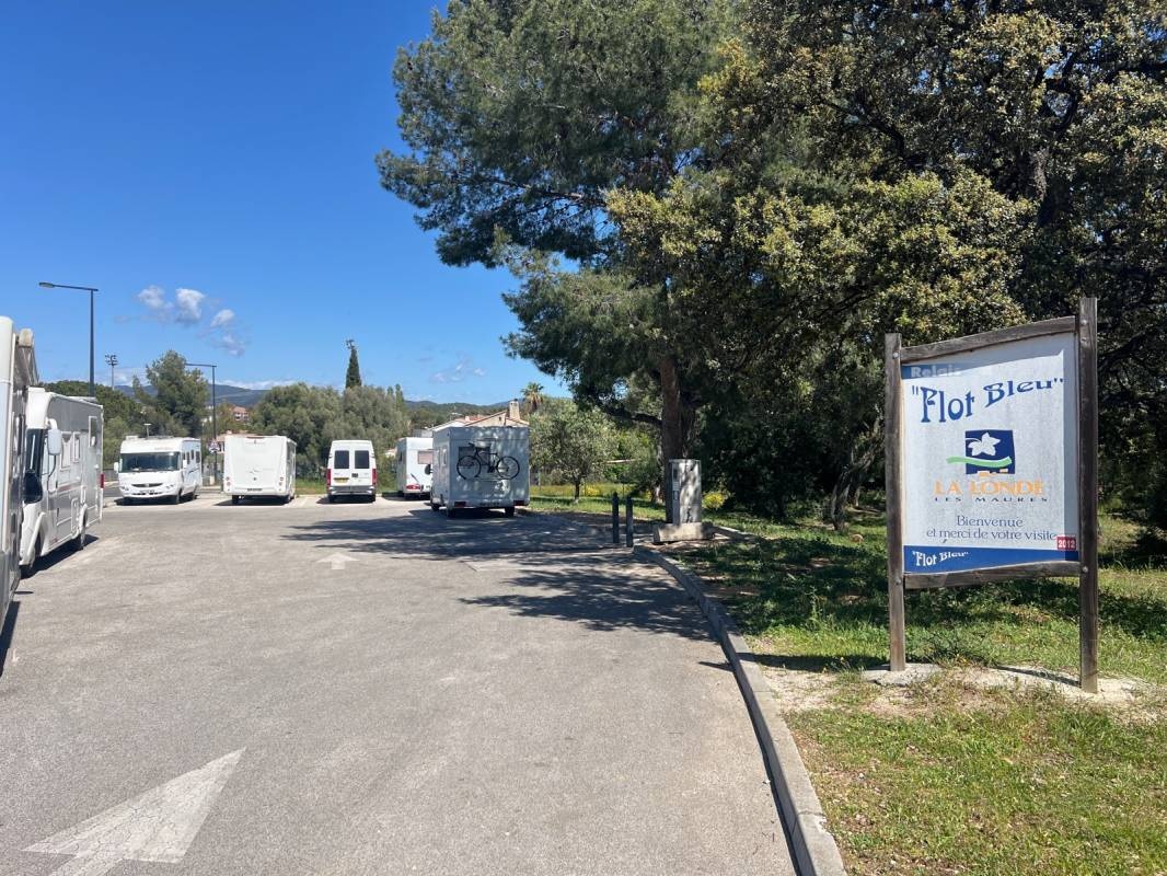 Área de autocaravanas — Karavan Sitesi in La Londe-les-Maures