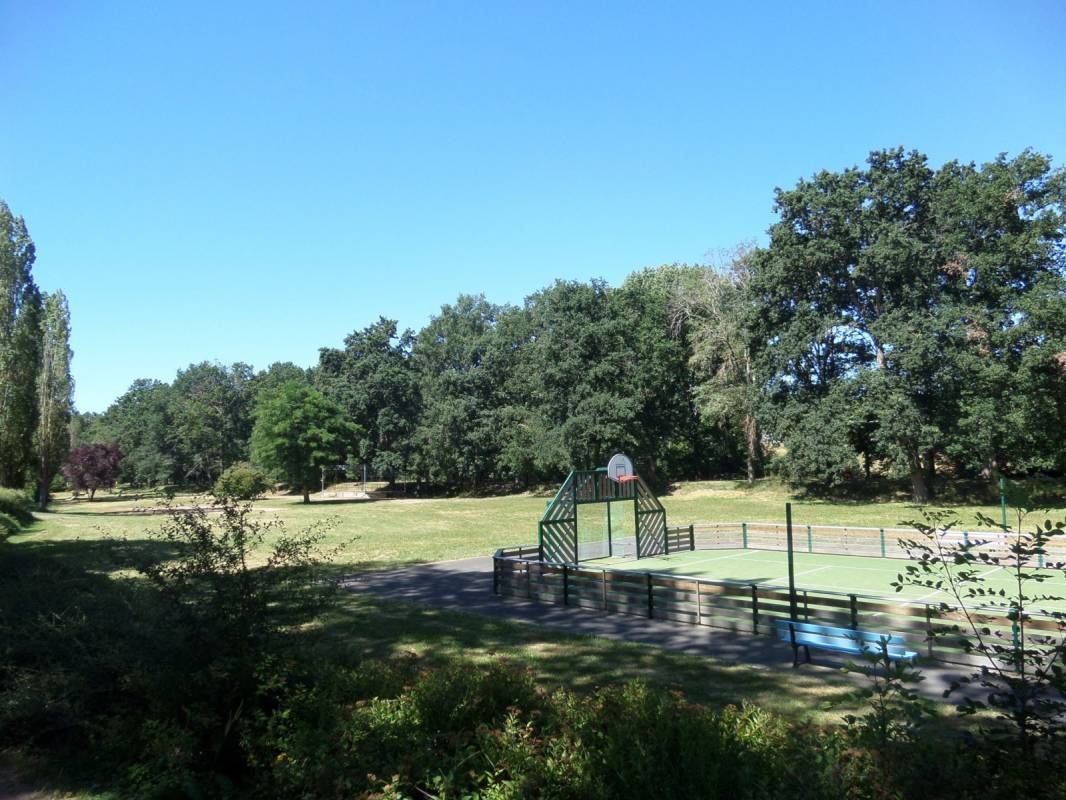 Les Bords de Besbre ** — Camping Site in Dompierre-sur-Besbre