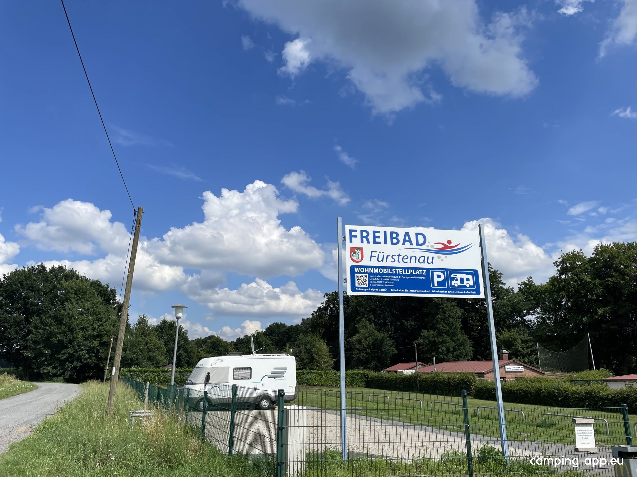 Wohnmobilstellplätze am Freibad — Ställplats in Fürstenau