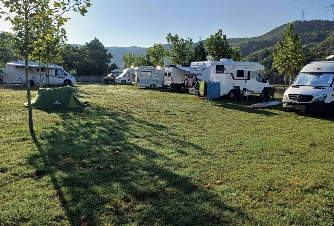 Camping Tirana — Campingplass in Rruga e Limuthit Kashar