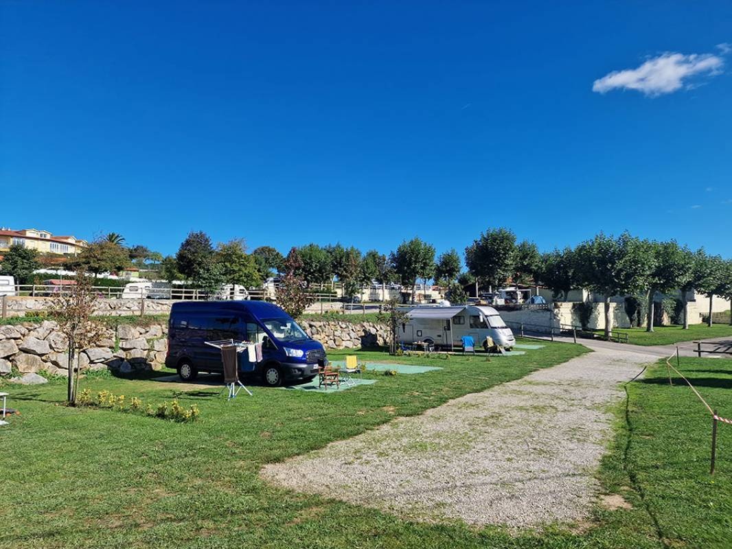 Caravaning Oyambre Cantabria — Campingplats in San Vicente de la Barquera