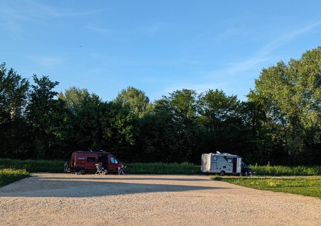 Stellplatz an der Feuerwehr — Aire camping car in Munderkingen