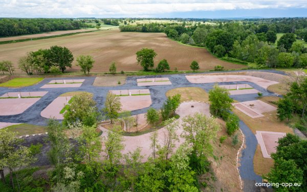 Aire de camping car - HIGHLAND PARK — Photo 3