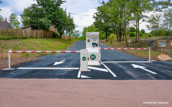 Aire de camping car - HIGHLAND PARK — Photo 4