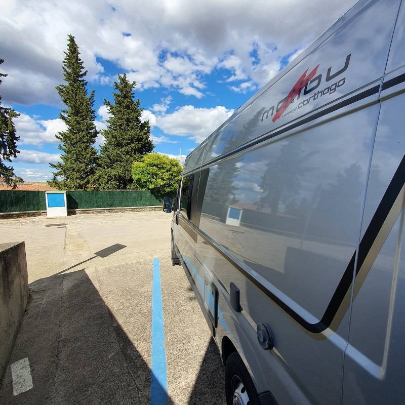 Area de Autocaravanas Valhondo — Area di sosta in Alcántara
