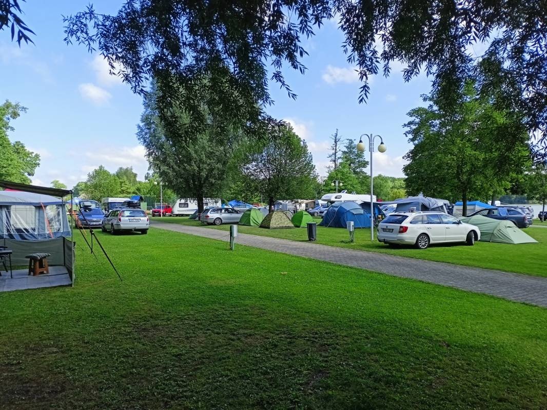 Schwimmbad und Campingplatz Broumar — Kemping in Opočno