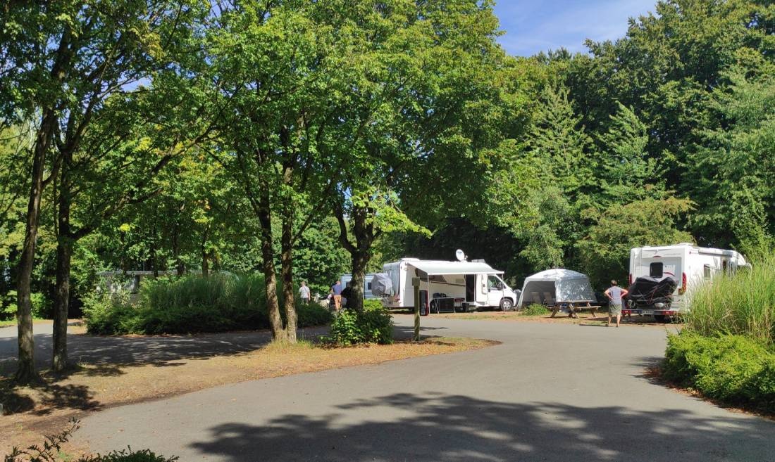 Stellplatz au Parc D’olhain — Stellplatz in Maisnil-lès-Ruitz
