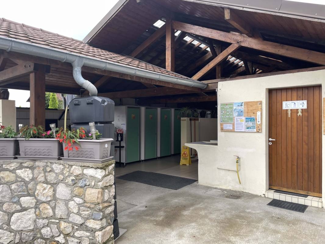 Camping la Ferme du Lac — Kemp in Porte-de-Savoie