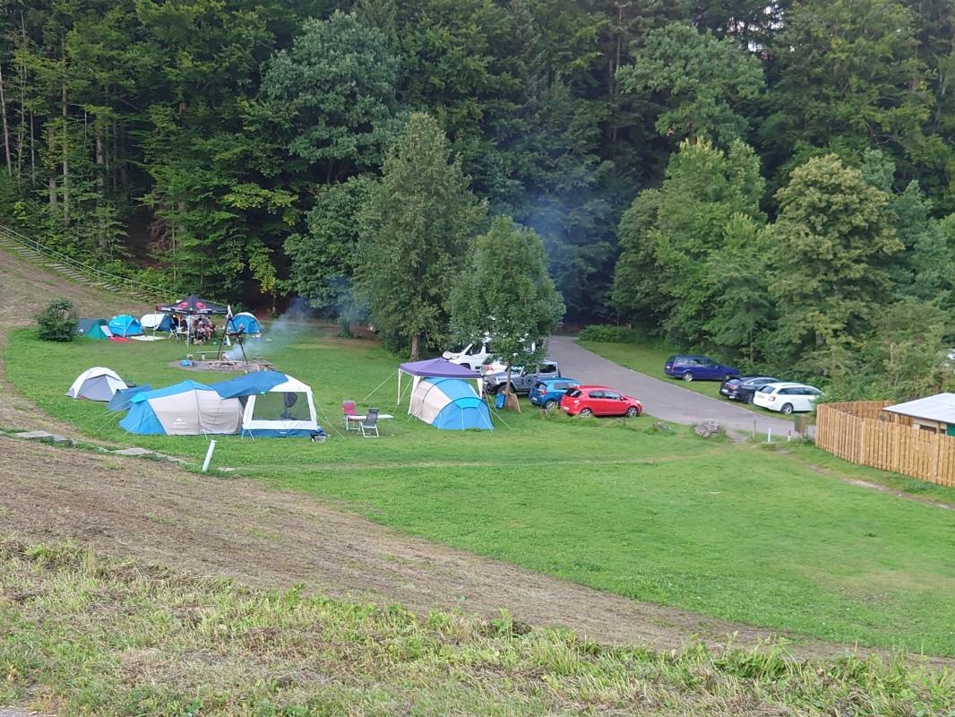 Camping am Hagerwaldsee — Sítio num restaurante in Alfdorf