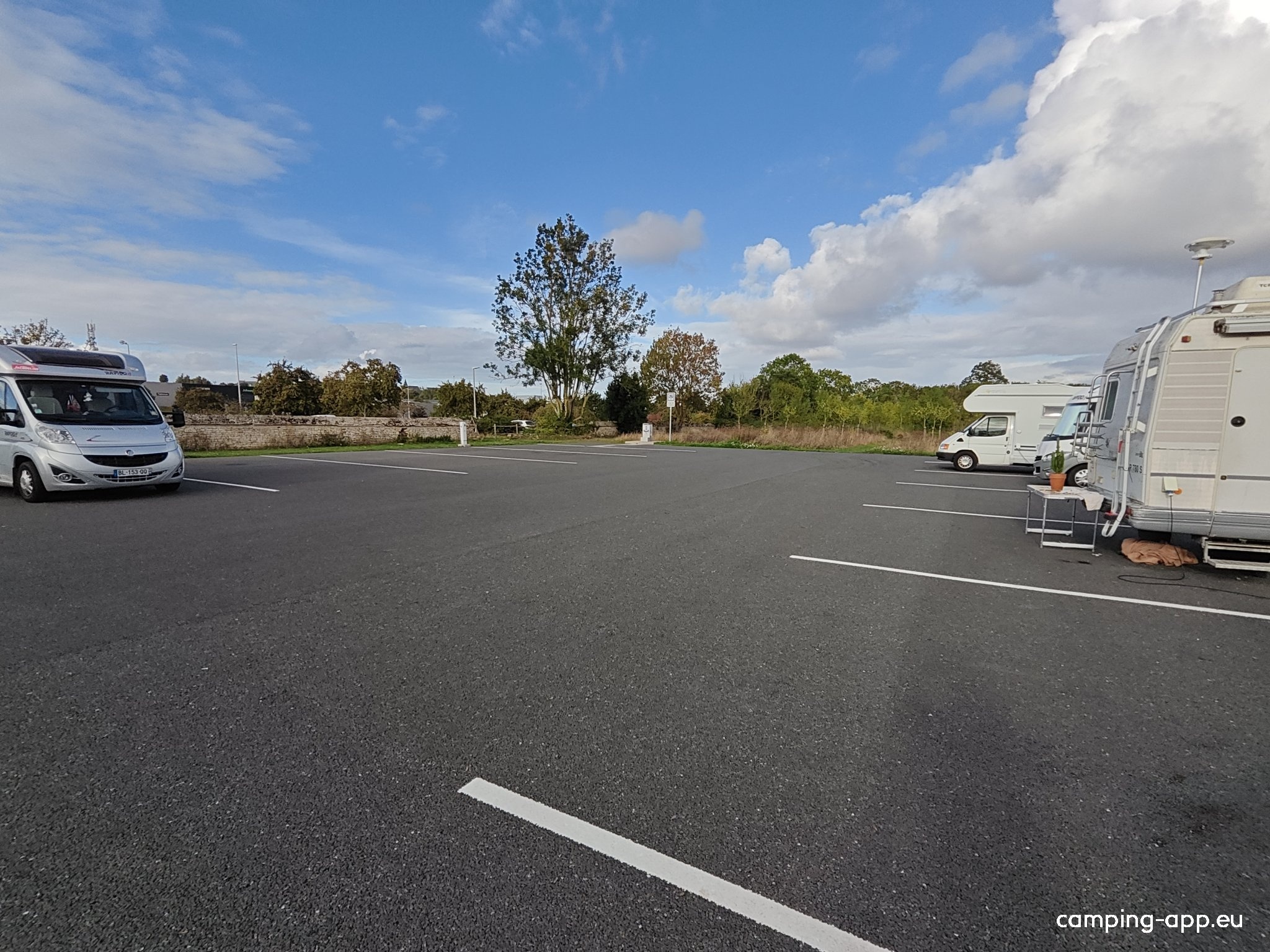 Stellplatz Bretteville-sur-Odon — Karavan Sitesi in Bretteville-sur-Odon