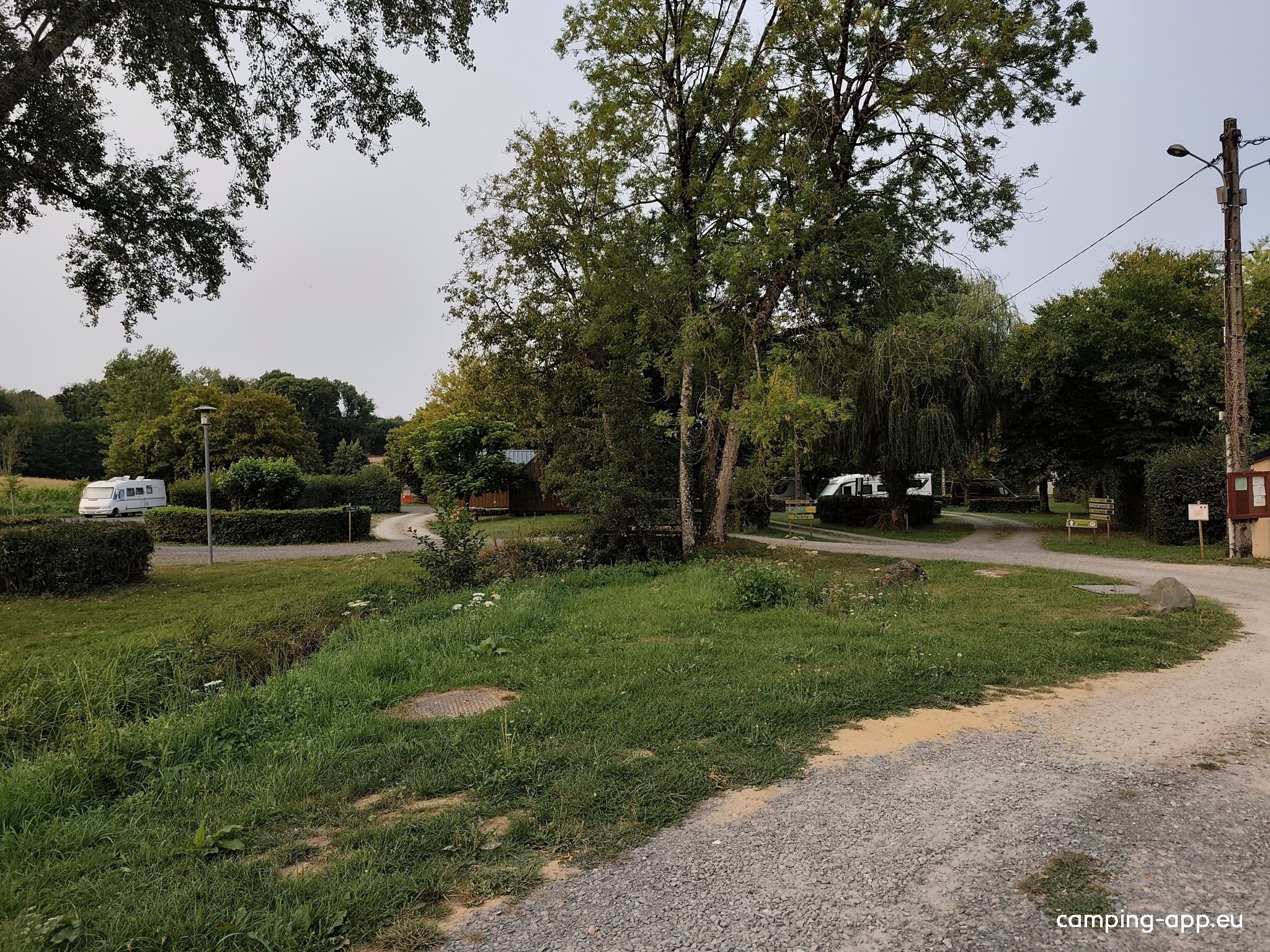 Les  Prés de Touvois - FR-72220 Marigné-Laillé — Camperplaats in Marigné-Laillé
