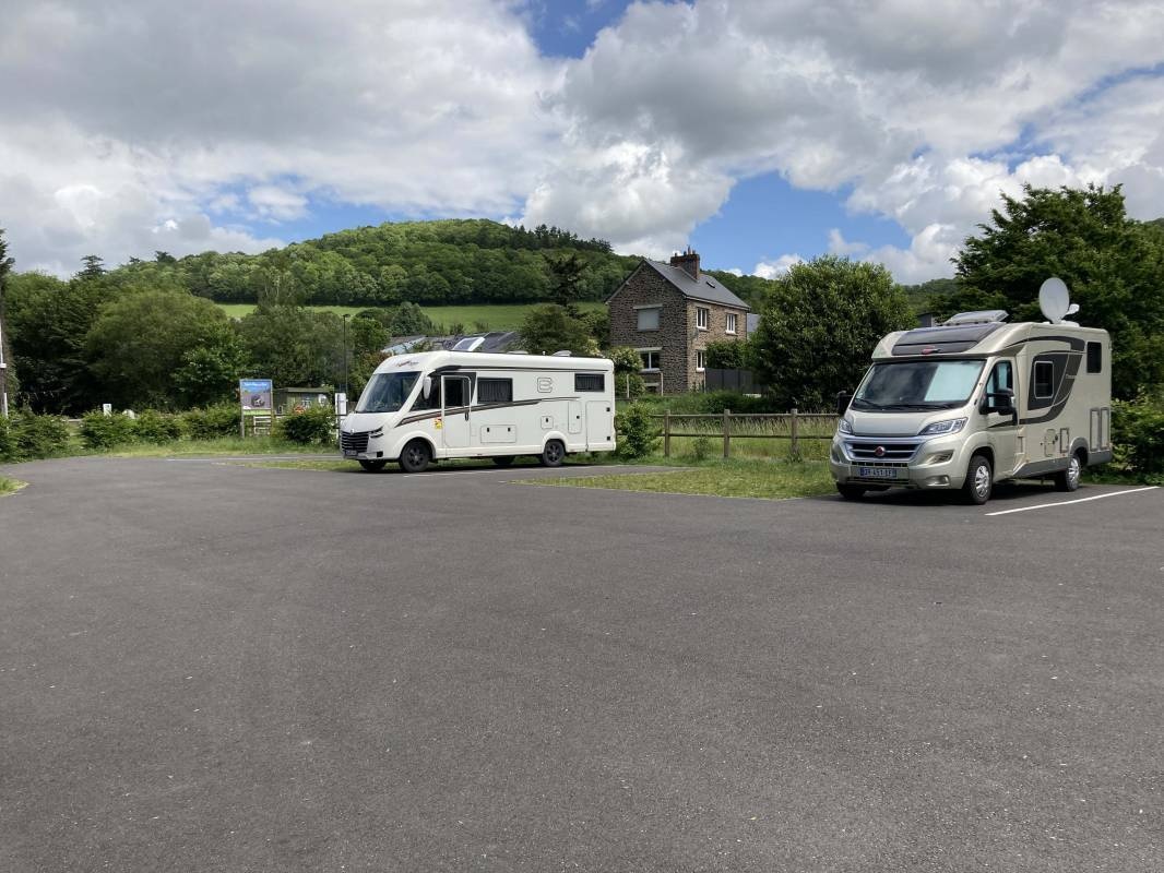Stellplatz Saint-Rémy-sur-Orne — Camperplaats in Saint-Remy