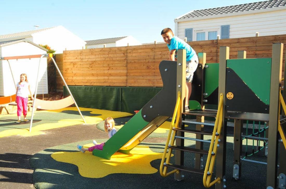 Camping Duguesclin — Camping in 