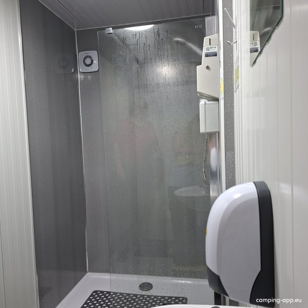 Cypress Farm Touring Caravan Park — Photo 4