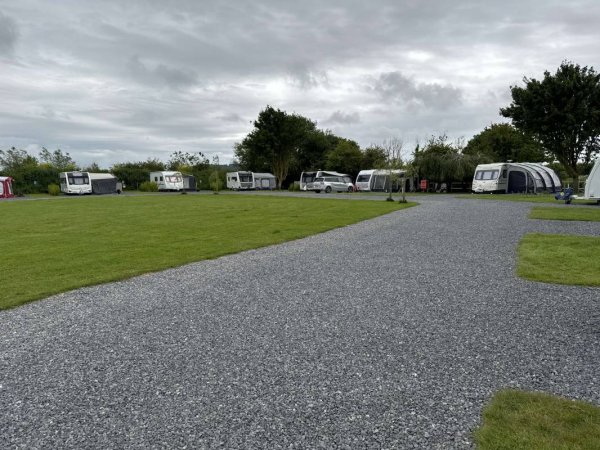 Cypress Farm Touring Caravan Park — Photo 3