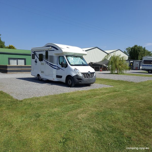 Cypress Farm Touring Caravan Park — Photo 6