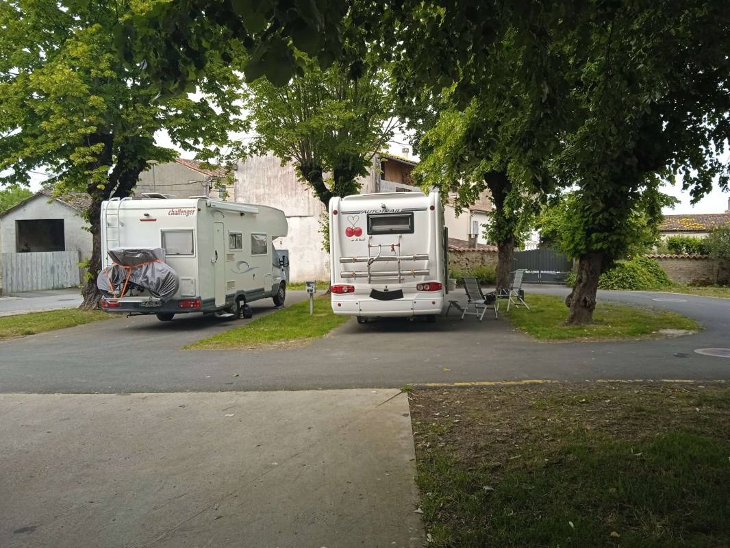 Stellplatz Burie — Bobilplass in Burie