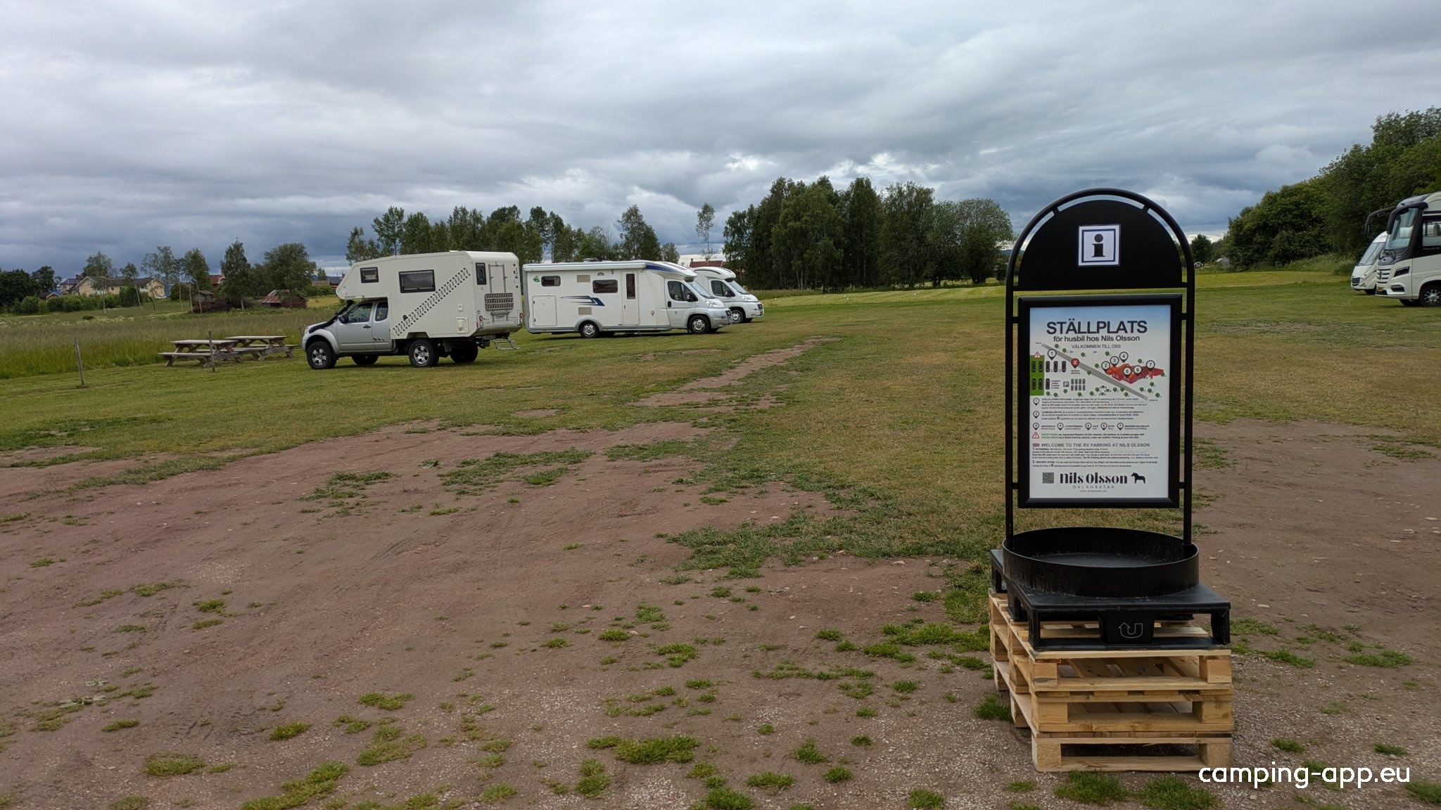 Parkplatz Nusnäs — Area di sosta in Nusnäs