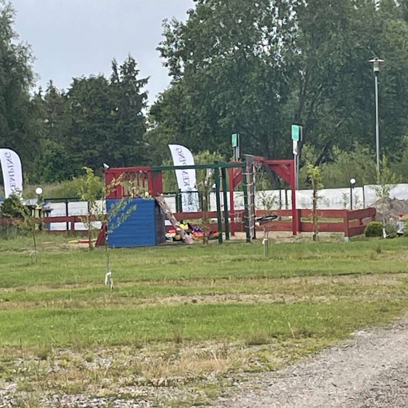 Kenping Ku Morzu — Kamp yeri in Ustronie Morskie