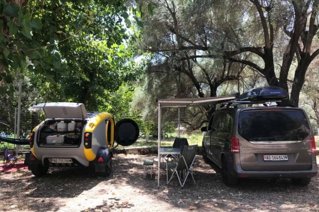 Poros, Lefkada Municipality, Griechenland — Campingplads in Δημοτική Ενότητα Ελλομένου