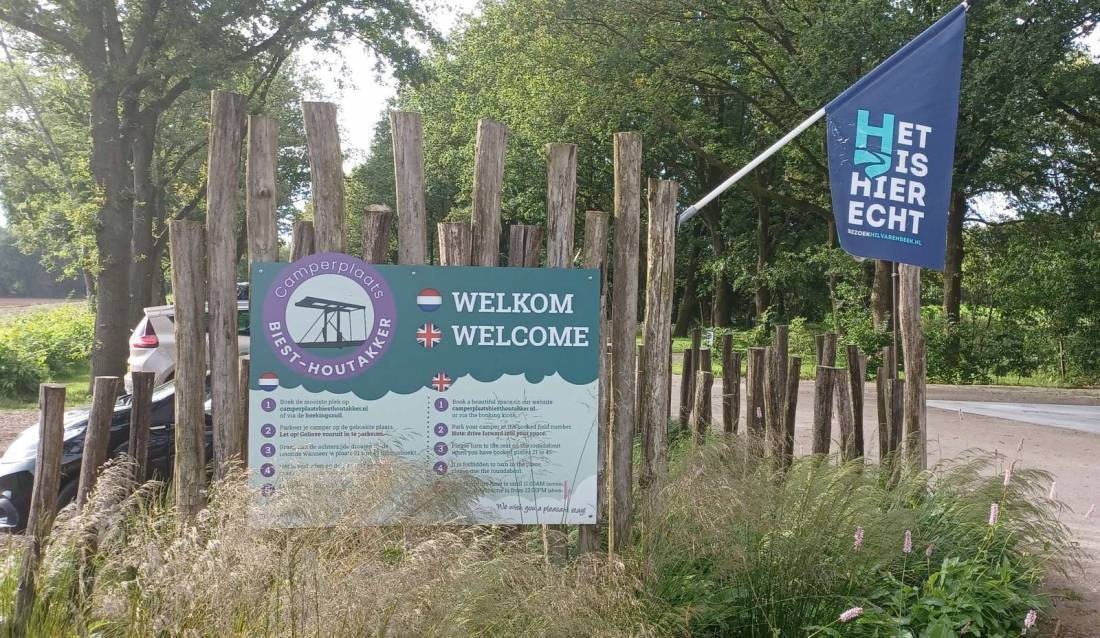 Camperplaats Biest - Houtakker — Stellplatz in Biest-Houtakker