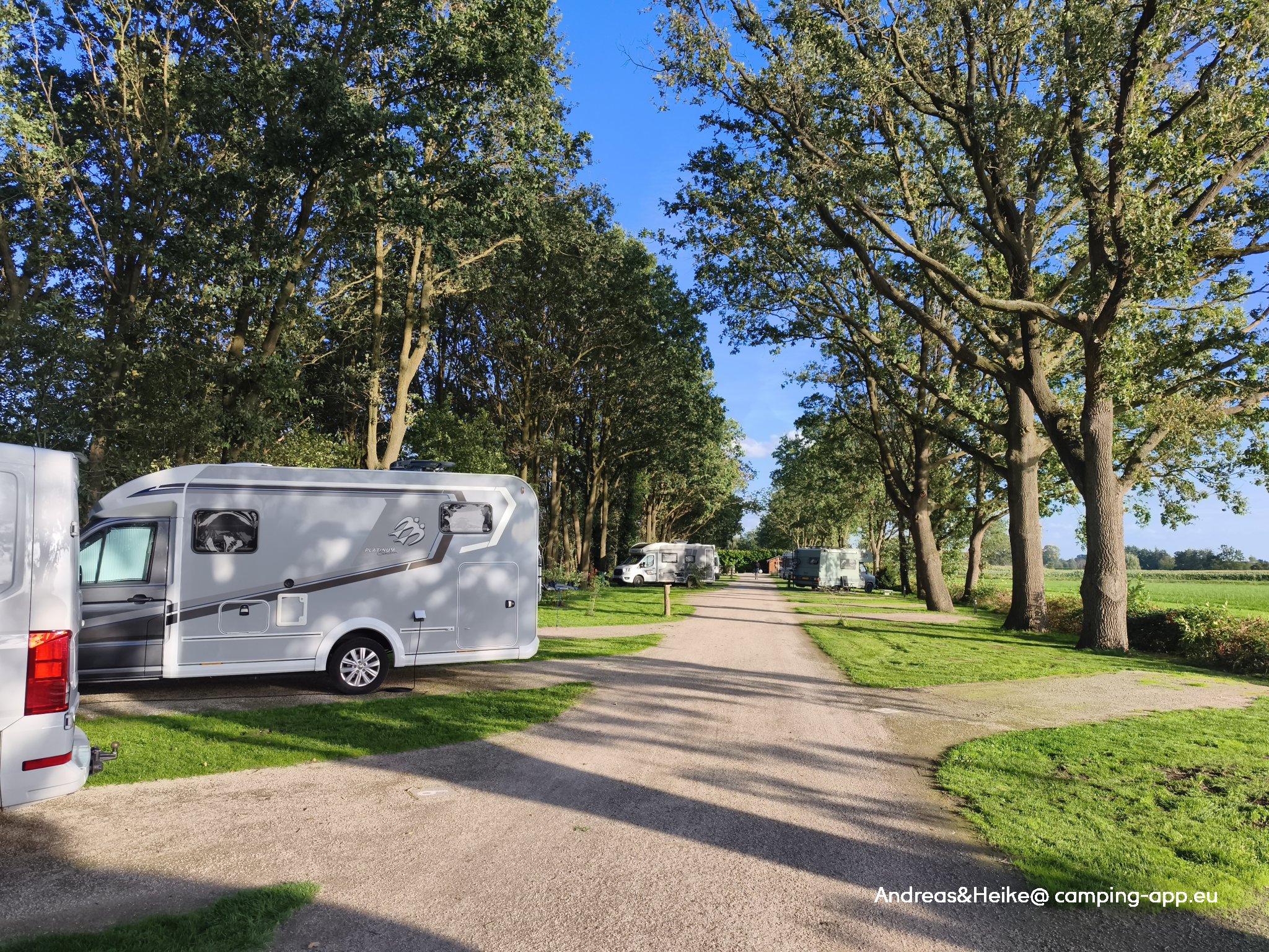 Camperplaats Biest - Houtakker — Stellplatz in Biest-Houtakker