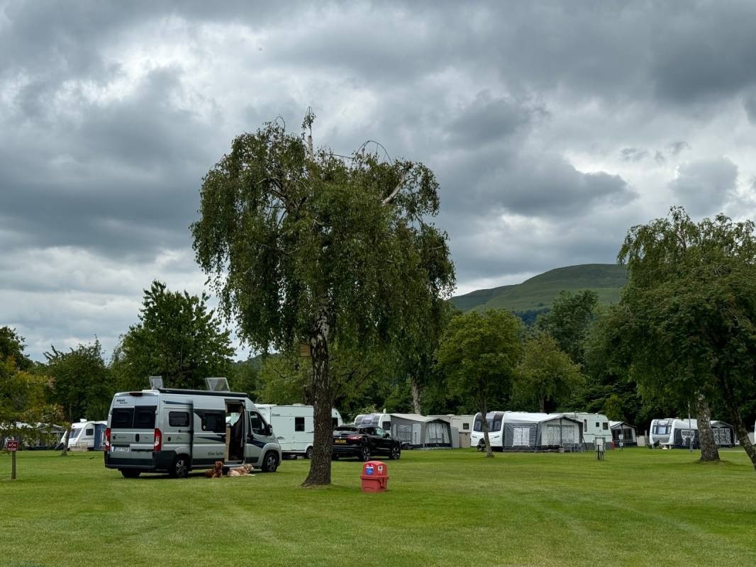 Pyscodlyn Farm Caravan & Campsite — Area da campeggio in Llanwenarth