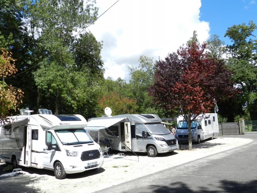 Camping Municipal de Jonzac — Campingplats in Jonzac