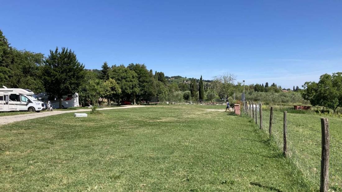 Agricampeggio L‘ Arte dei Semplici — Sp. parking dla kamperów in Montalcino