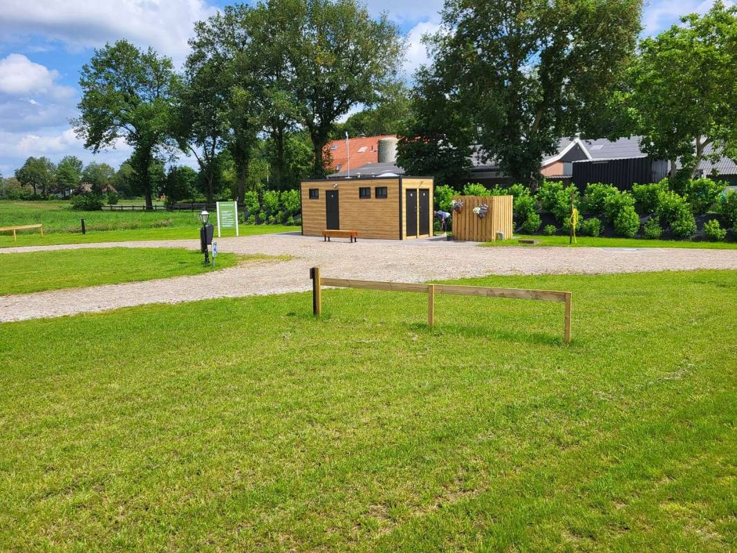 Camperweide Dalvoorde — Sp. parking dla kamperów in Balkbrug