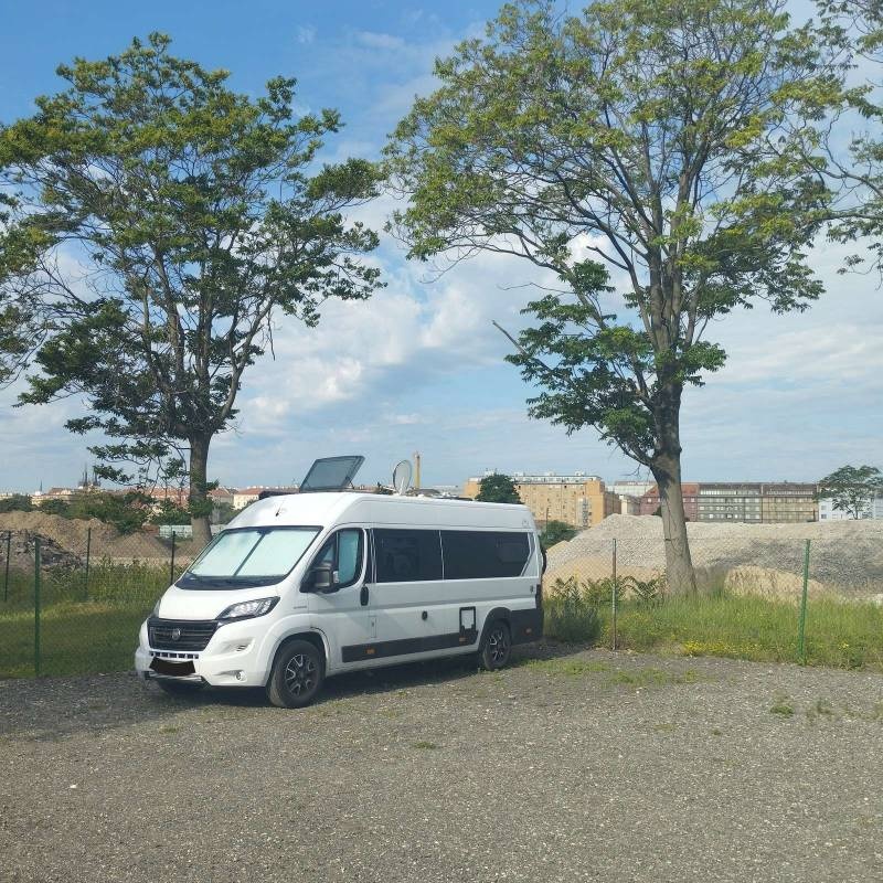 Stellplatz Argentinská (max. 3,20 m Höhe) — Sítio para autocaravanas in Praha