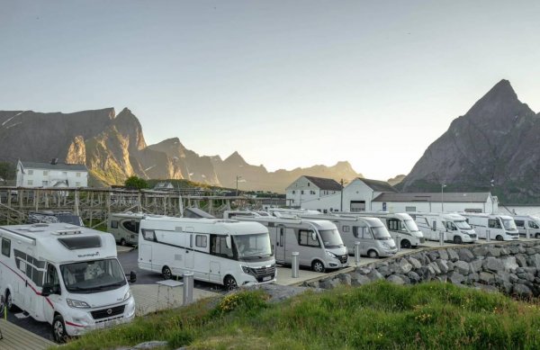 Seaside caravan parking Olenilsøya — Photo 5